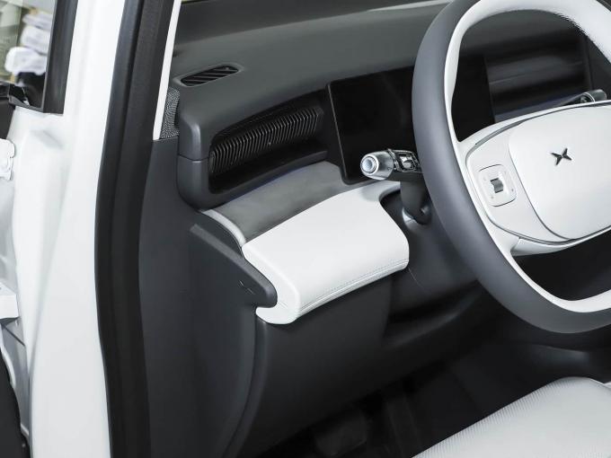 কাস্টমাইজড ইন্টেলিজেন্ট টেকনোলজি প্রাপ্তবয়স্ক ব্যক্তিগত 5 দরজা 7 আসন Xpeng X9 MPV 650Km ইভি গাড়ি 5